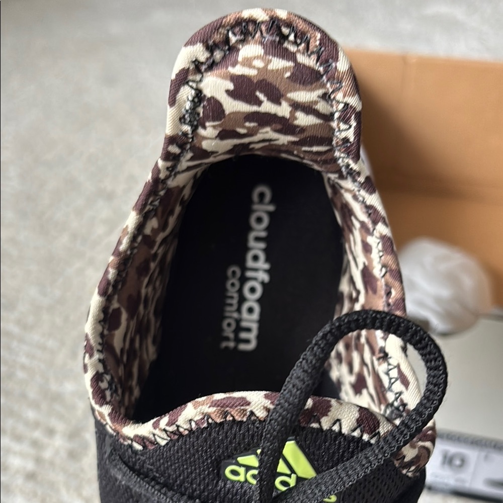 NWT Adidas Black Sneakers with Camouflage Lining - Picture 3 of 8
